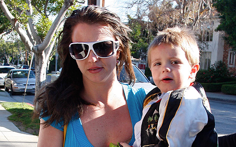 Négy abortusza volt az énekesnőnek!