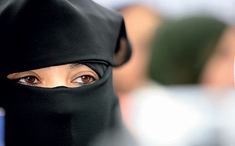 Nők a változó világban: Miért zavar minket a burka?