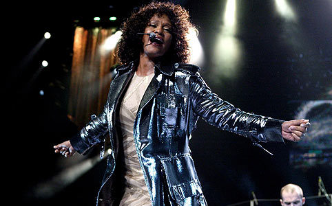 Whitney Houston jól van, és folytatja a turnéját 