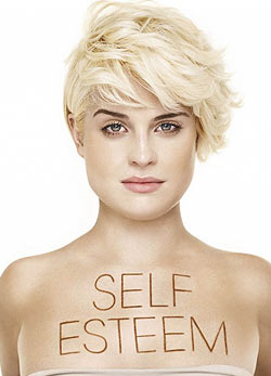 Kiretusálták a ronda botrányhősnőt