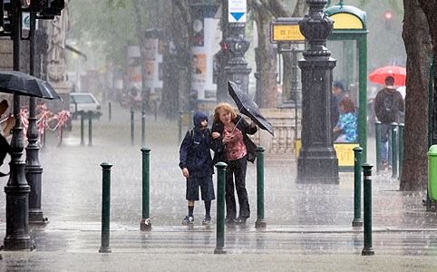 Ítéletidő: marad a narancs riasztás