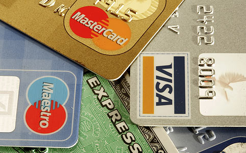 A hitelkártyák buktatói – miért csábulunk el?