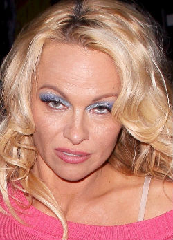 Nagyon csúnyán öregszik Pamela Anderson