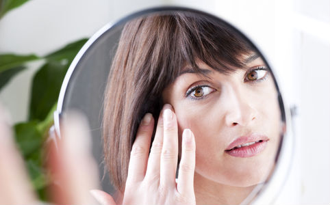 Sokkoló arcképekkel a dohányzás ellen