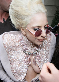 Így öltözik Gaga mínusz 7 fokban!