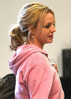 Levették Britney Spears haját-fotó
