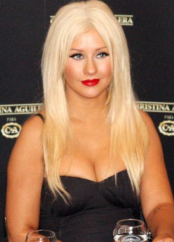 Fotó!25 kilót hízott Christina Aguilera
