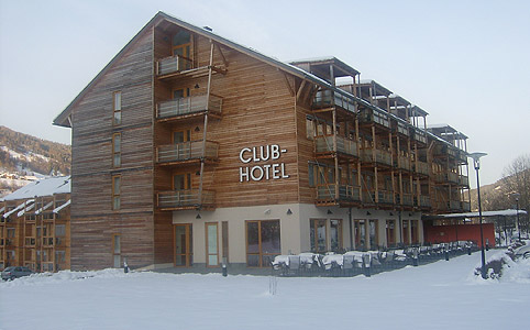 Nyerj egy 4 fős  síelést az ausztriai Murauban  Holiday Club Hungarya-tól!