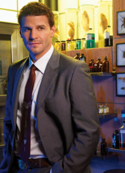 Akit eddig a magyar nézők nem láttak! A Dr. Csont sztárjának kisfia - fotók