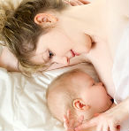 Már négyheti szoptatás is jó hatással lehet a gyerek agyfejlődésére