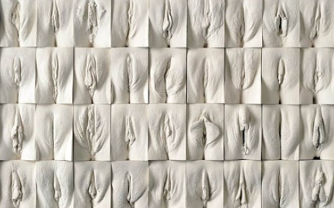 400 punciból álló szobor 