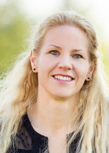 Schmidt-Tóth Piroska, az AlapítványiIroda igazgatója