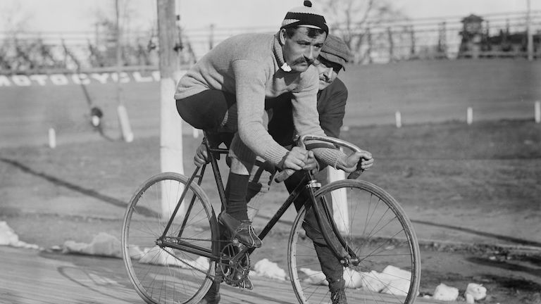 biciklis (forrás: Wikipédia)