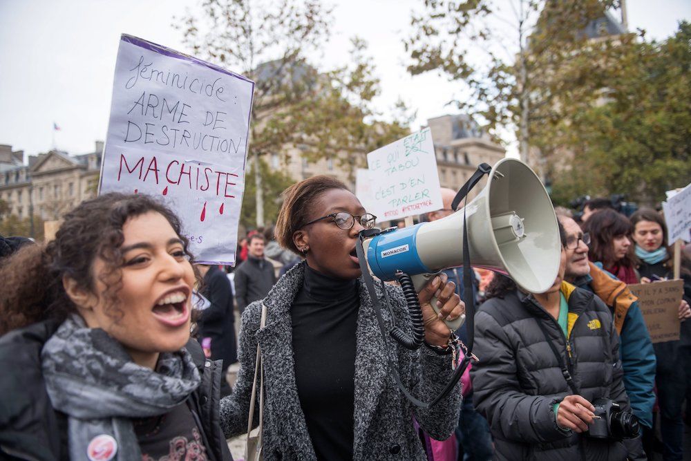 Szexuális zaklatás ellen tüntető nők Párizsban (fotó: MTI/EPA/Christophe Petit Tesson)