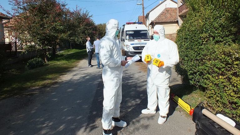 Helyszínelők Zsámbokon (fotó: police.hu)