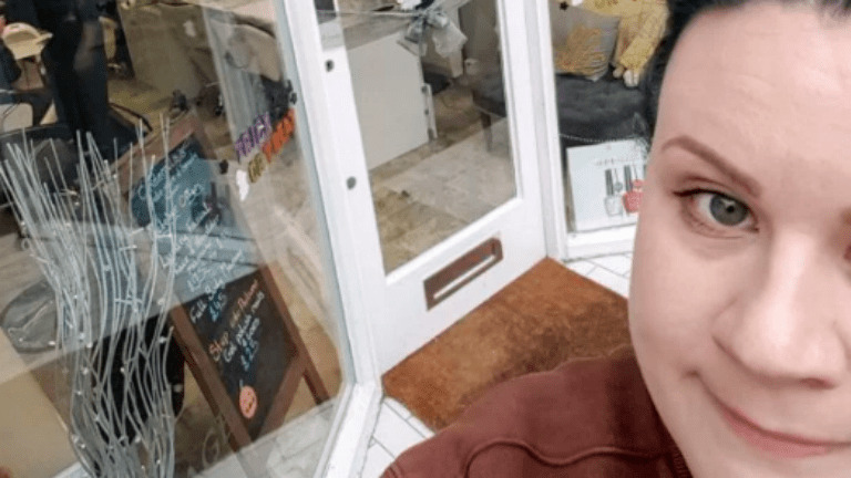 manikűr, kiszolgálás, műköröm