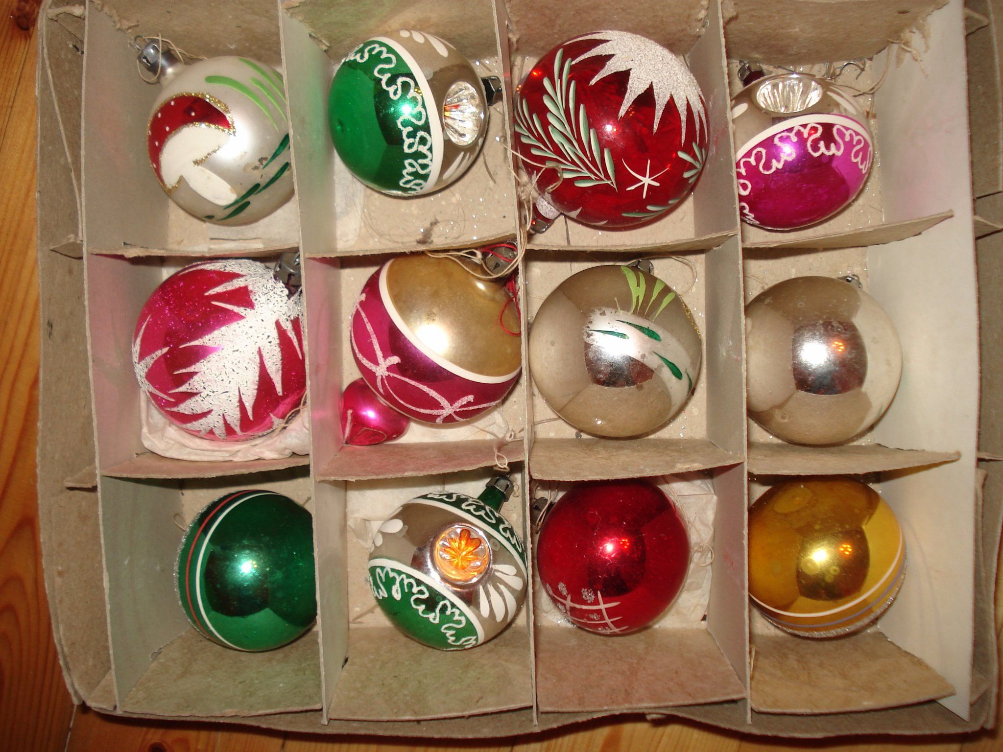 Néhány üvegdísz mindig áldozatul esett