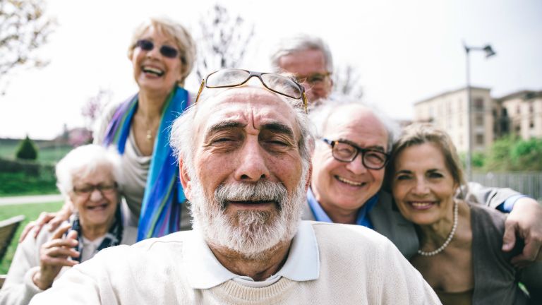 öregkor, nyugdíj, nagymama