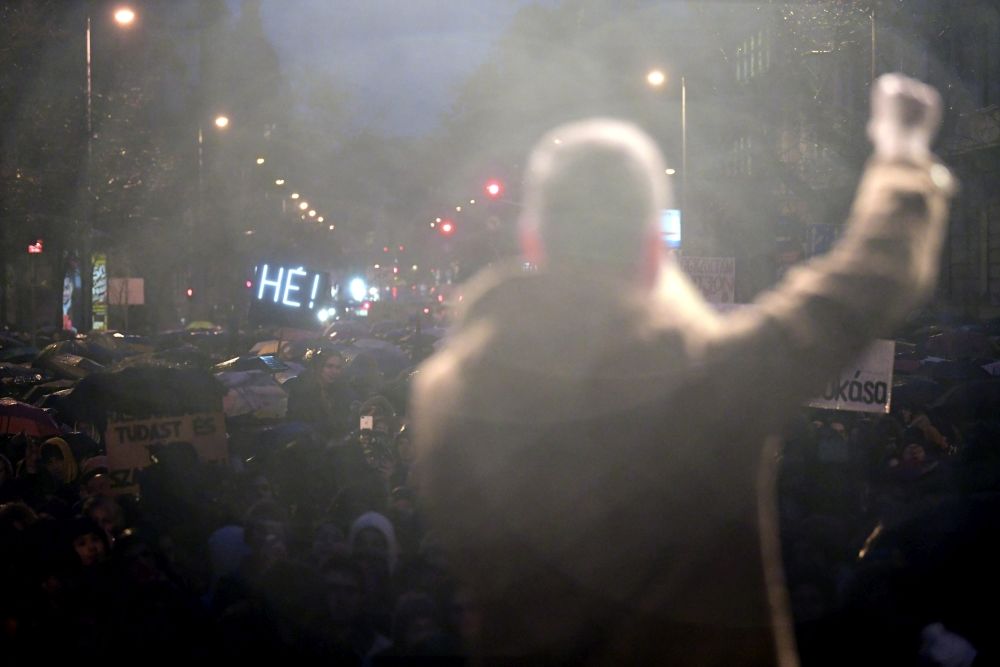 diáktüntetés, Parlament (fotó: MTI / Szigetváry Zsolt)