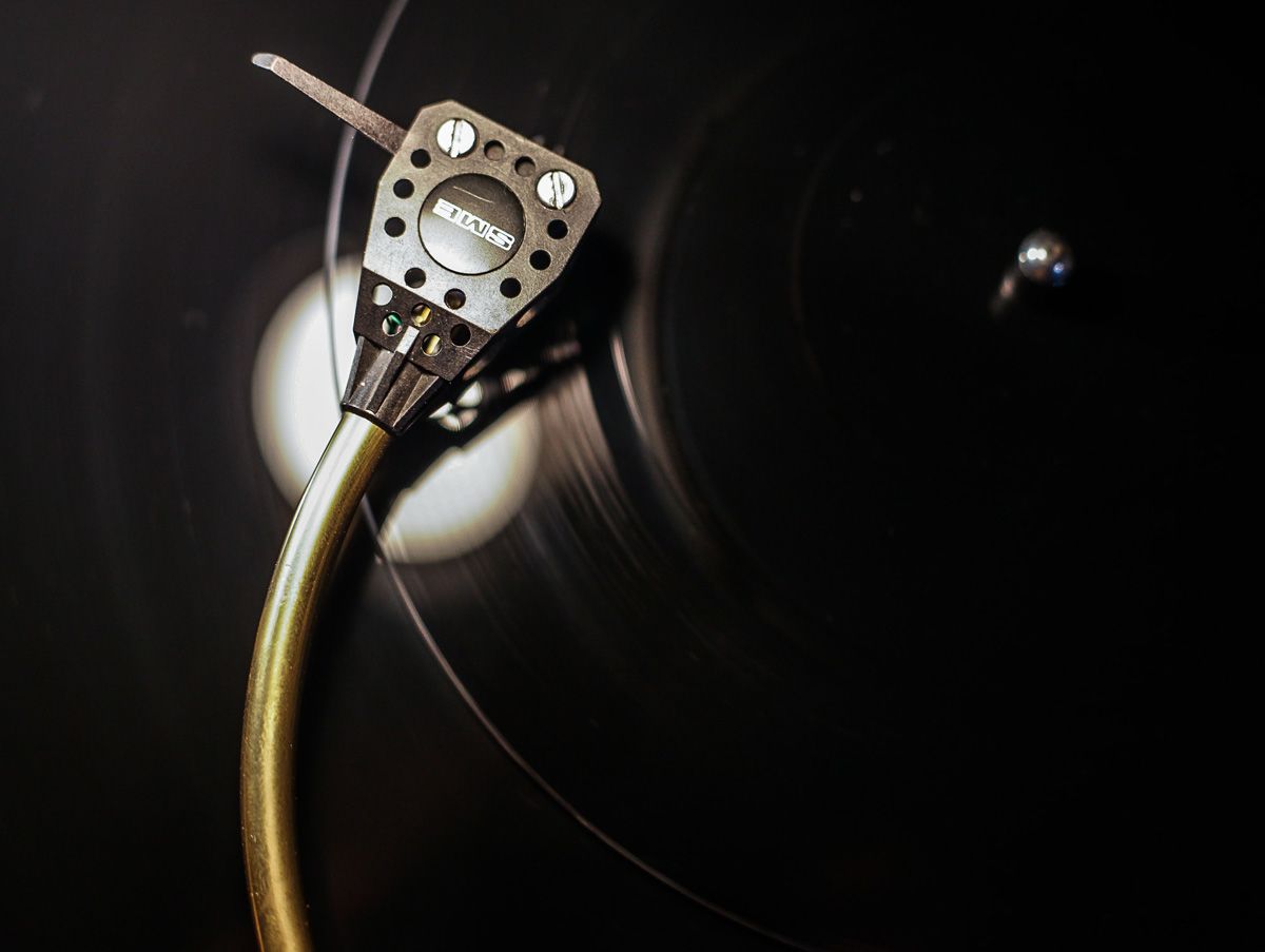 Retrócsoda egy fóti műhelyben: így készül a „kézműves” hanglemez