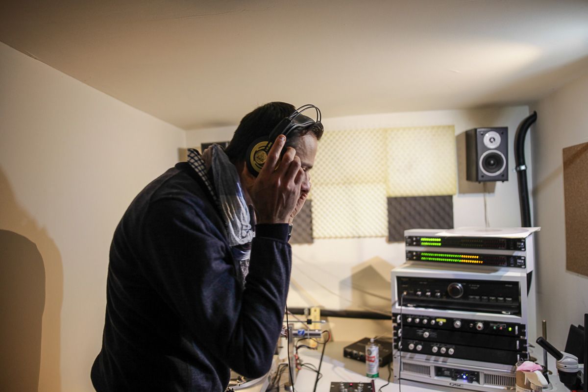 Retrócsoda egy fóti műhelyben: így készül a „kézműves” hanglemez