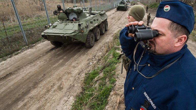 déli határ kerítés (fotó: MTI / Ujvári Sándor)