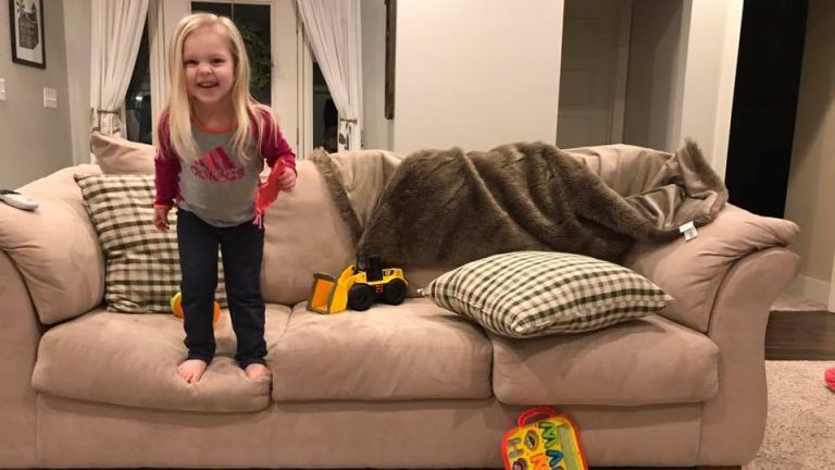 gyerek kanapé anyaság