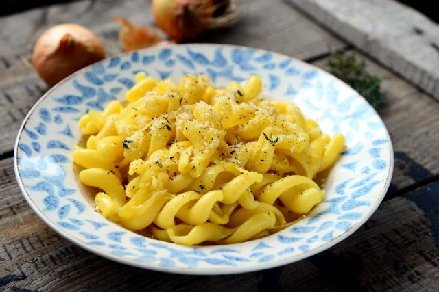 safranyos hagymas teszta recept vacsora