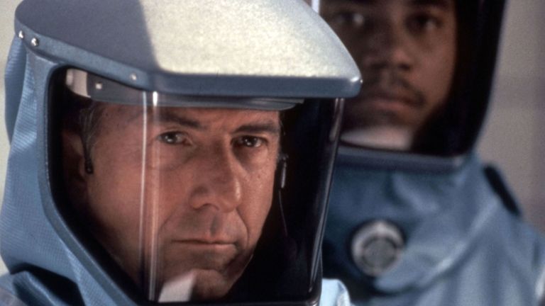 Vírus, Dustin Hoffman (forrás: InterCom)