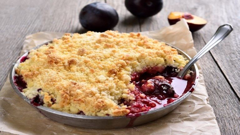 meggyes crumble sutemeny recept