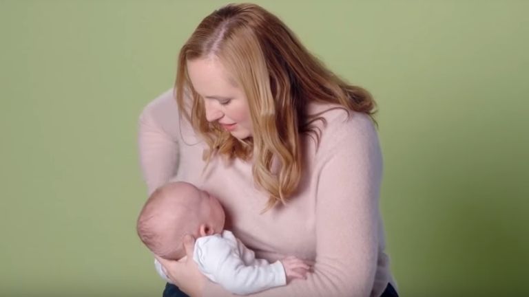 szoptatás (forrás: Kelda for Governor YouTube)