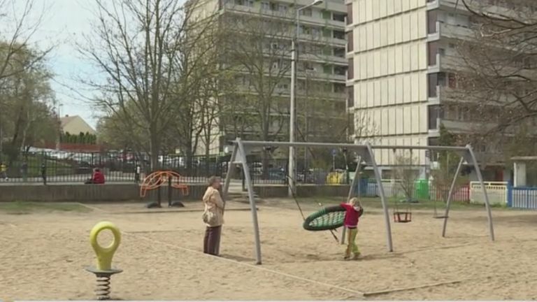 Salgótarján, hinta (forrás: TV2)