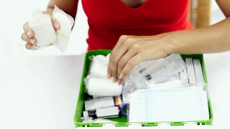 gyógyszeres doboz otthon