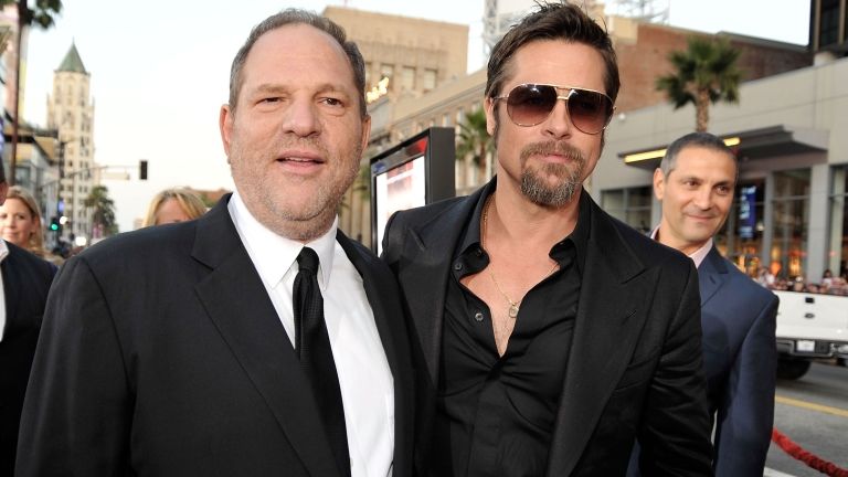 Harvey Weinstein és Brad Pitt 2009-ben a Becstelen Brigantyk bemutatóján (fotó: Kevin Winter/Getty Images/AFP)