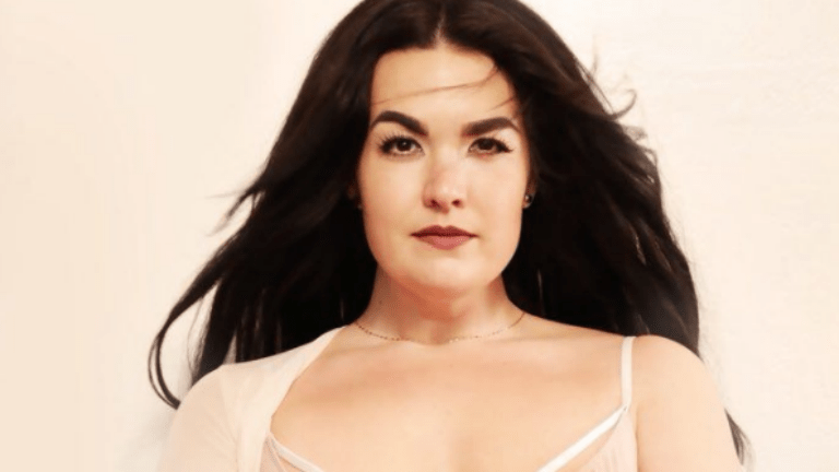 plus size testkép kim kardashian foto