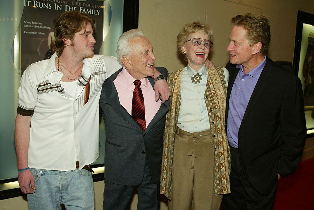 túl nagy család Cameron Douglas Kirk Douglas Diana Douglas Michael Douglas 2003