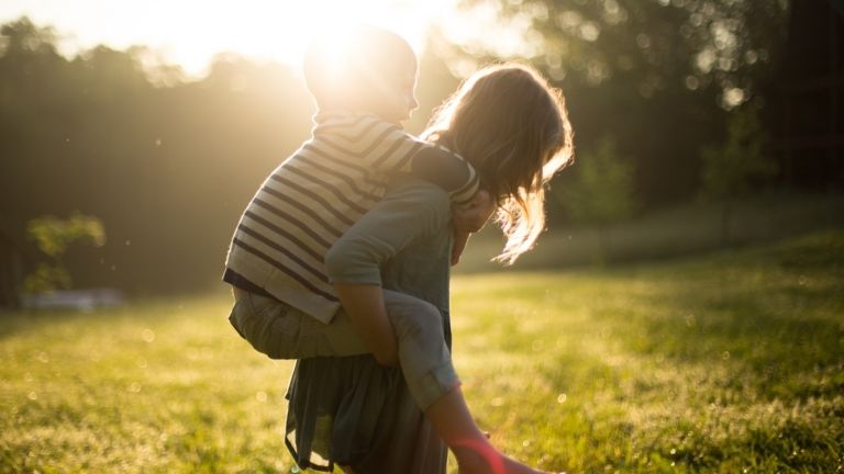 emlékezet anyaság gyereknevelés