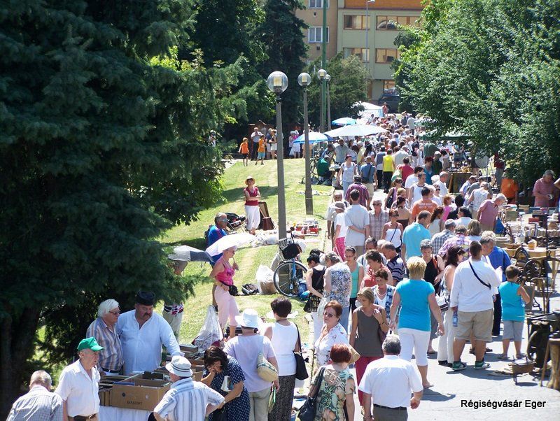 Fotó: Régiségvásár Egerben