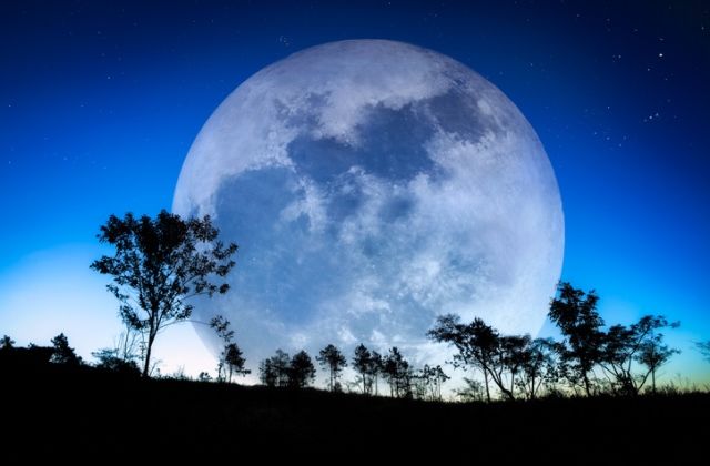 heti holdnaptár telihold 2018. augusztus 22-28.