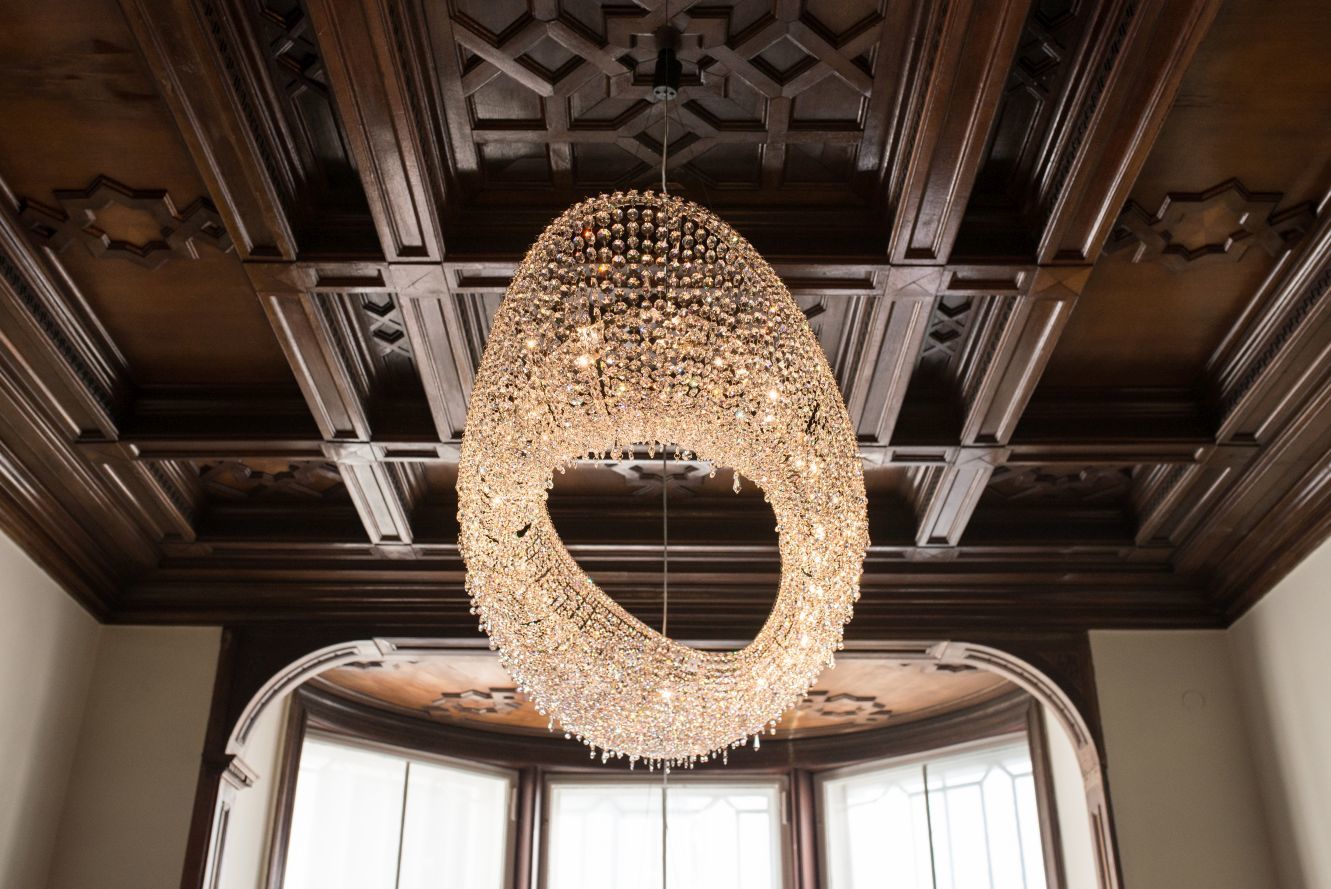 kiallitas, lakberendezes