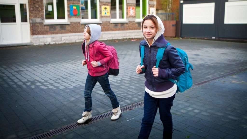 közlekedés egyedül gyereknevelés