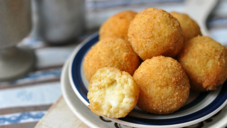 heti menü, sajtos rizsgombóc