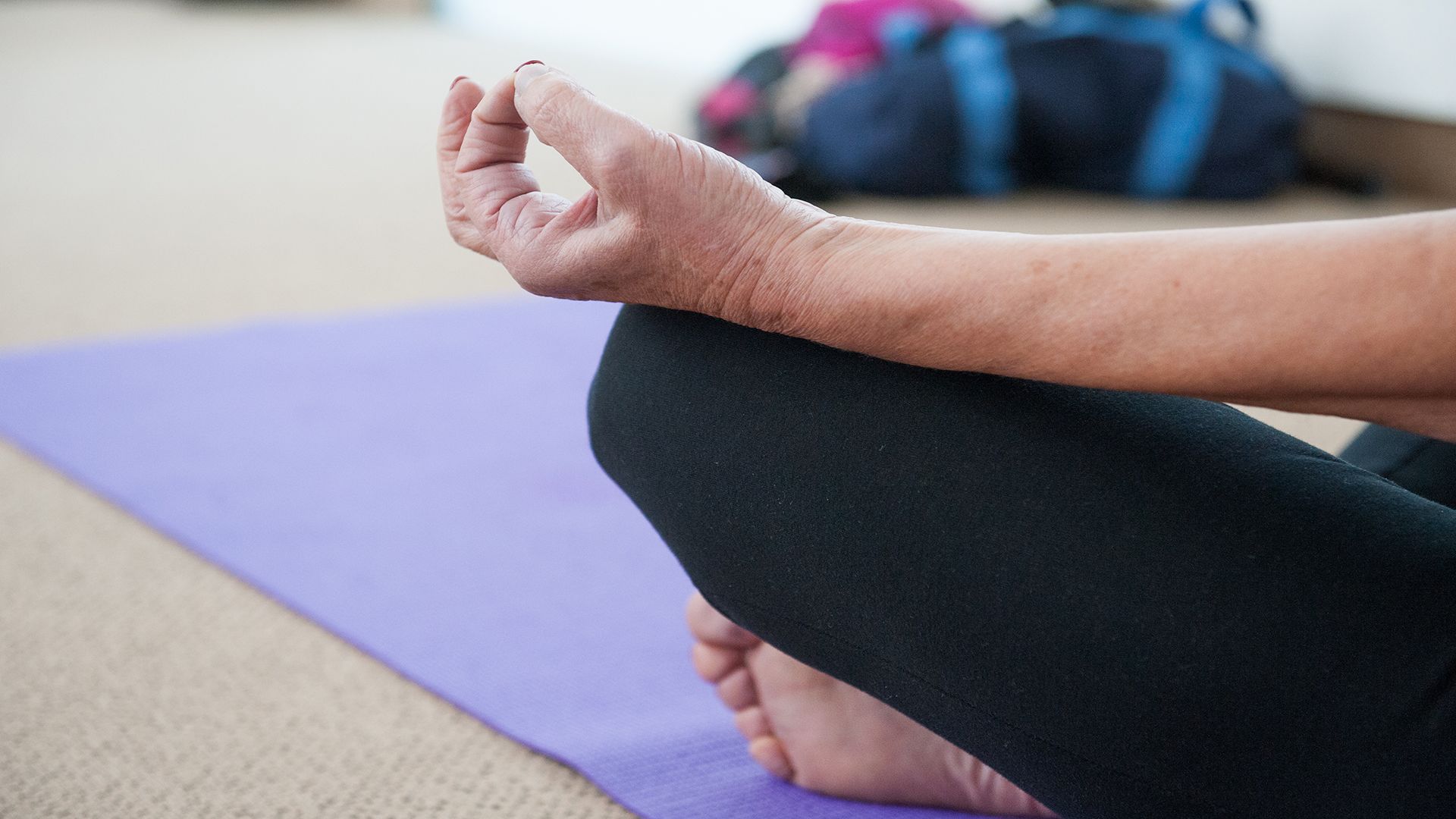 senior jóga bak anita