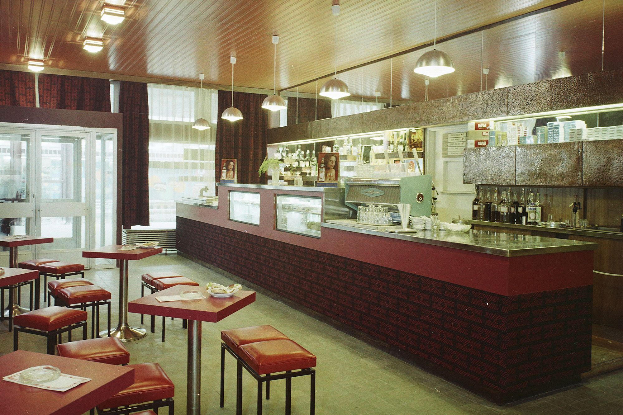 Ámor Eszpresszó, 1973. Fotó: Fortepan