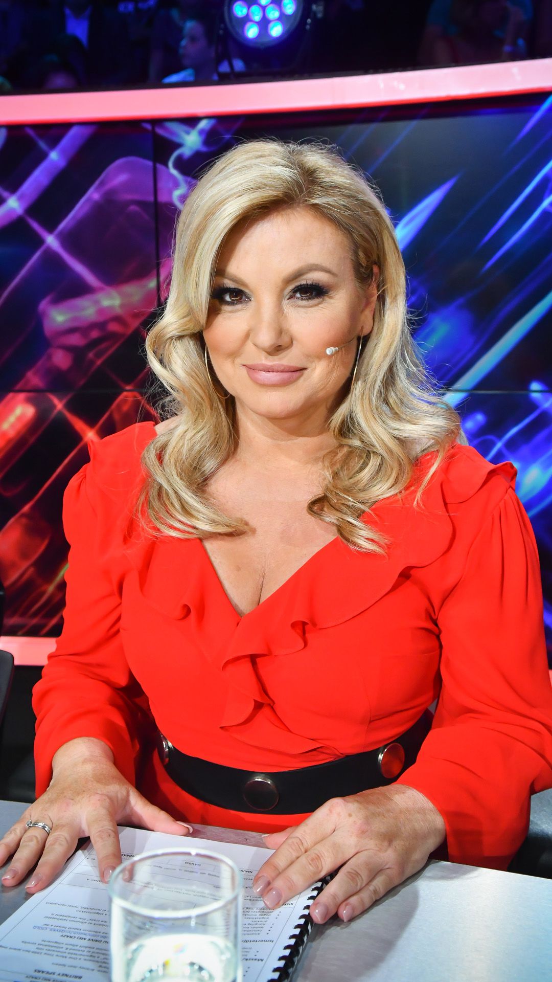 Hosszú, szőke, hullámos hajjal egészen másképpen nézett ki Liptai Claudia