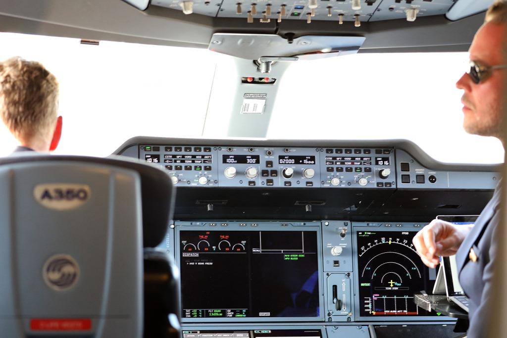 Korszerű műszerfal (Fotó: Budapest Airport)