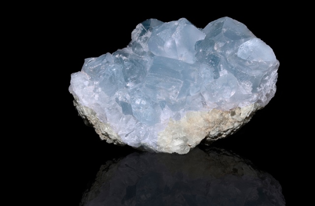 kristályok drágakövek csillagjegyek vízöntő horoszkóp