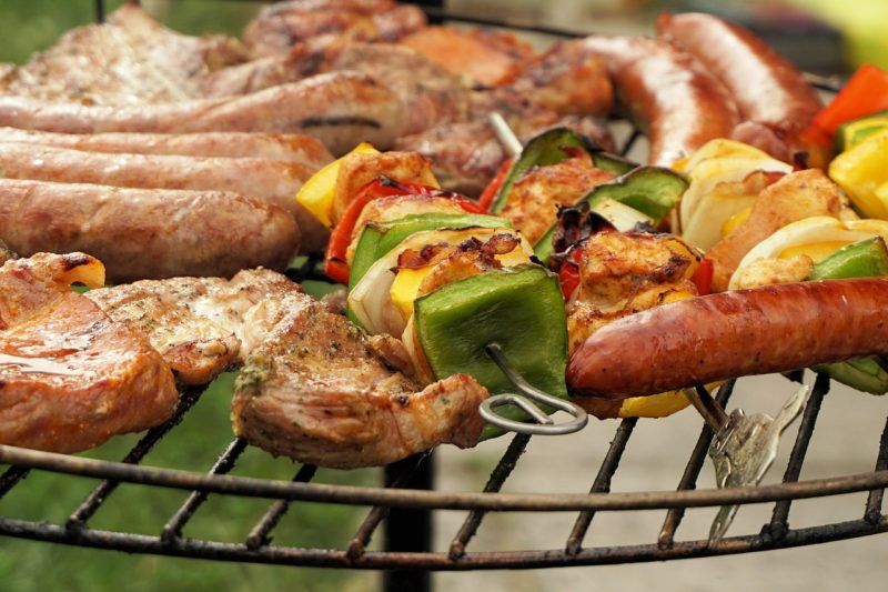 Ezen a grillpartin szívesen ott lennénk. Fotó: Pixabay