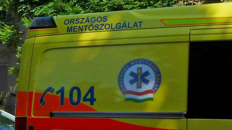 országos mentőszolgálat mentőautó