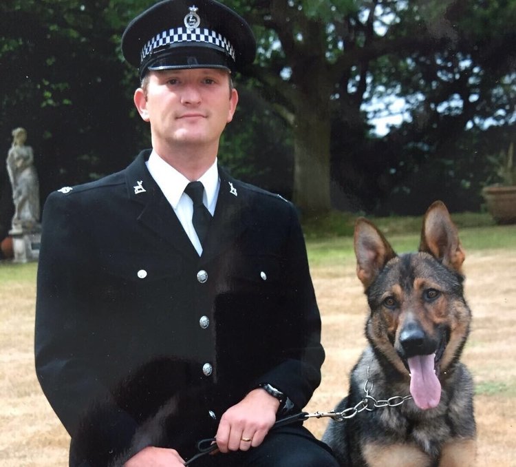 finn rendőrkutya törvény sebesülés